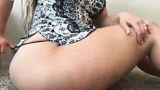 big ass shaved pussy play