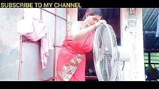 🇮🇳DESI VILLAGE BHABHI IN BATHROOM         (Cheating Wife Amateur Homemade Wife Real Homemade Tamil 18 Year Old Indian Unc