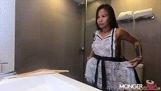 Sexy Pinay MILF Bangs Boss to Land the Job!