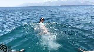 The stepmother went to the sea on vacation