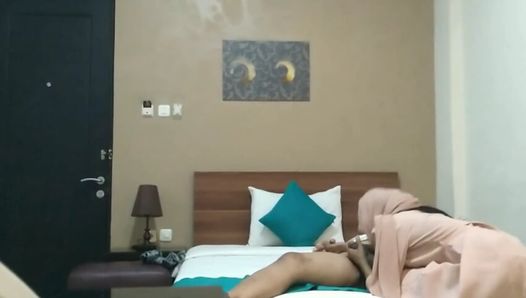 Fucking Indonesian Amateur hijab girl in hotel