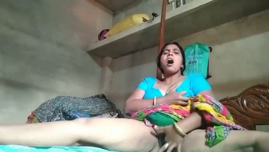 Indian hot aunty open fussy fingering