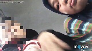 Bertudung dalam kereta