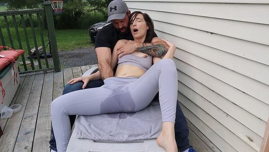 Romantic Outdoor Squirting in Yoga pants – with Jess & Tony