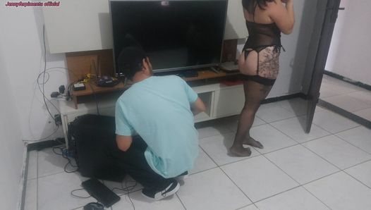Housewife complains to the technician that her husband didn’t notice her new lingerie. She puts it on and asks the technician fo