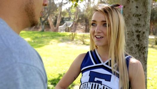 Petite High School Cheerleader Fucks Guy From Craigslist