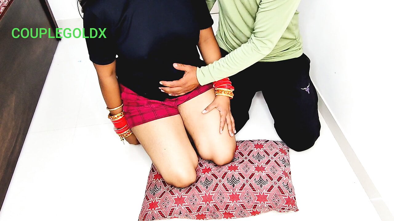 Anal komal ne is style me pahli baar gand marva y hai