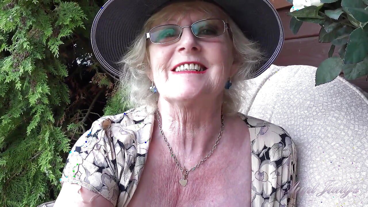 Auntjudys – 66yo Hairy Mature GILF Mrs. Claire Sucks Your Cock in the Garden (pov)