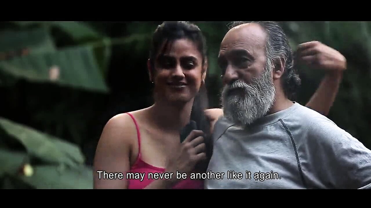 Bold celebraty actress doing nude classical artistic scene