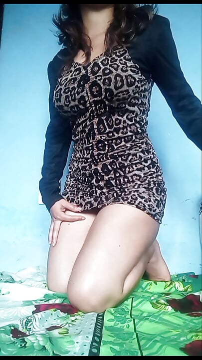 Curvy body and chubby boobs and butty full on masturbation