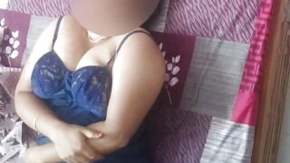 Hot desi boudi big juicy tits bouncing rough creampie sex