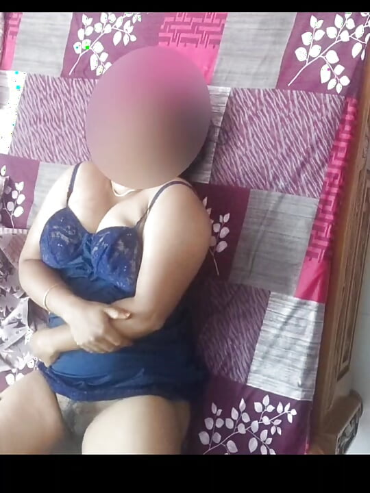 Hot desi boudi big juicy tits bouncing rough creampie sex