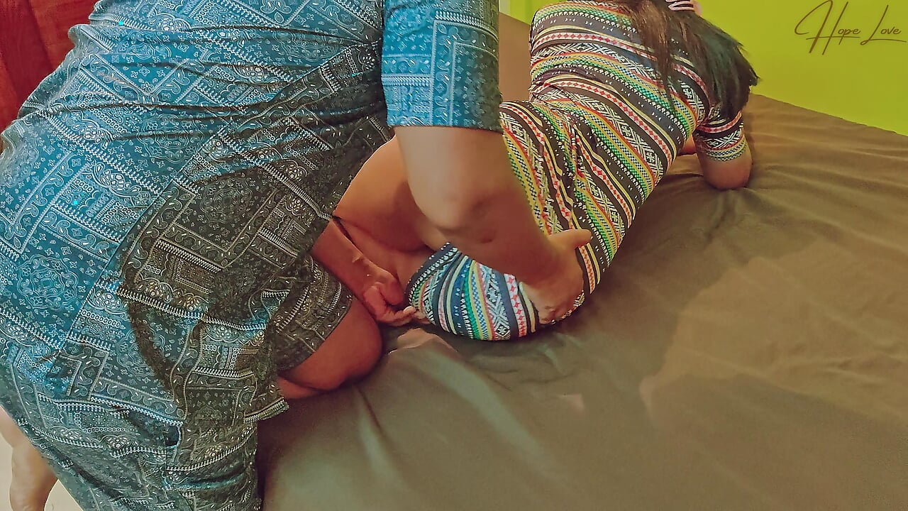 Hot Teen 18+ Fucks And Gets Accidental Creampie During Morning Sex