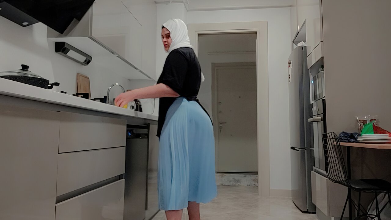 I’m showing my sexy bbw body to my stepson.