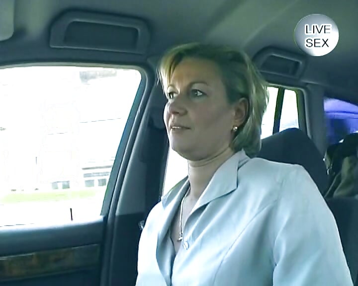 Mature German bitch fucks dildo in nature