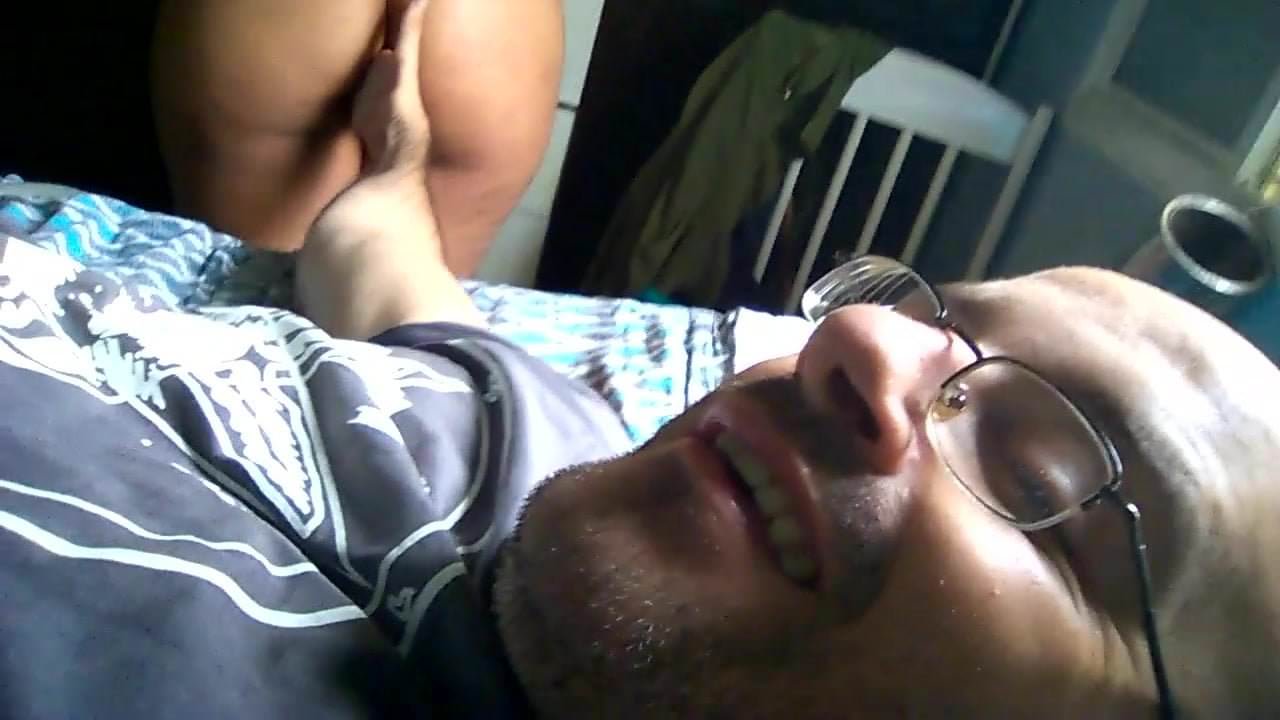 socando o dedo na empregada