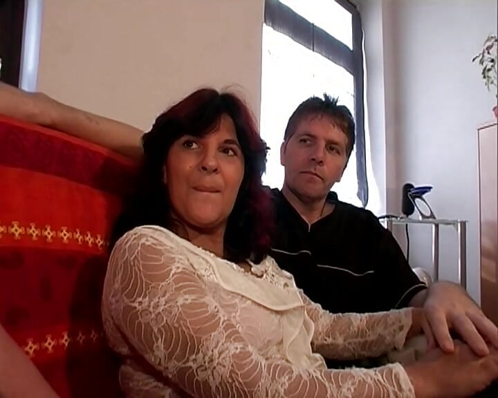 German amateur with Simones Hausbesuche teaching married couples how to fuck