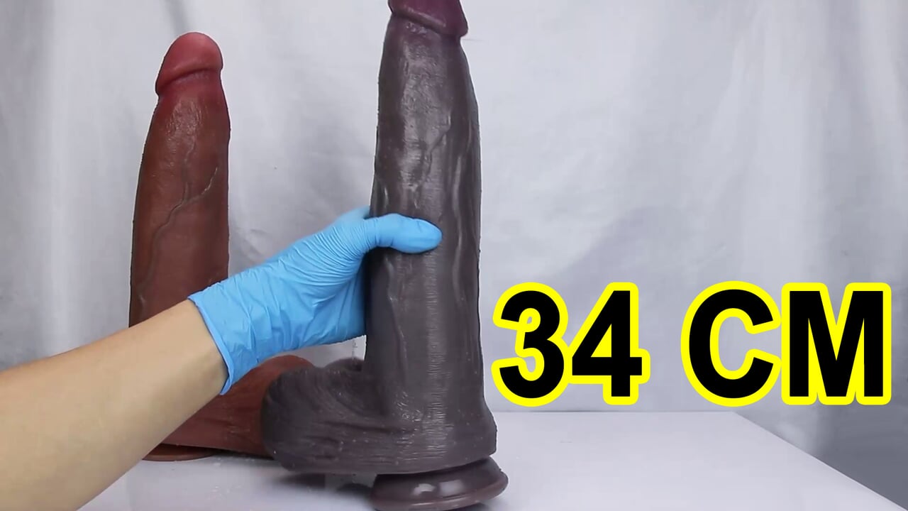 Giant realistic dildo 34 centimeters!!