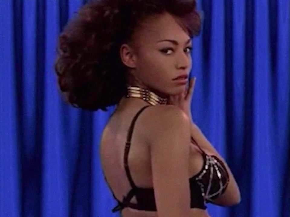 GOLDENEYE – big boobs ebony babe strip dance