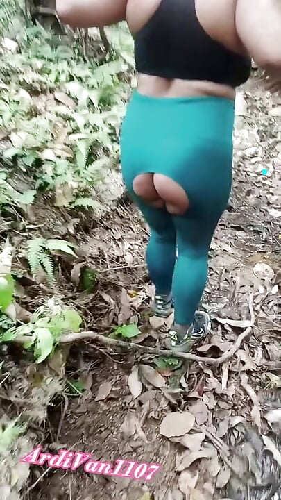 He Thought We Would Do Exercises, but I Came to Fuck in the Mountains