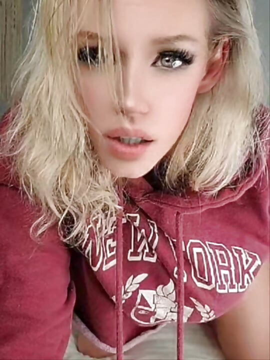 Hot girl random dildo play in thongs