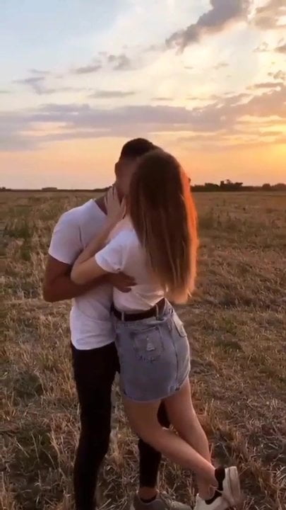 #Hot girlfriend and boyfriend kissing video#