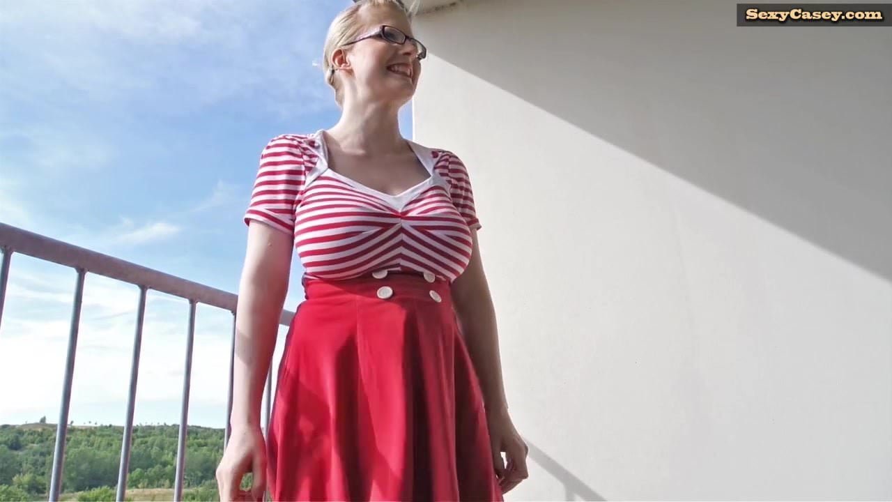 Huge Saggy MILF Casey im Parkhaus Leipzig A14