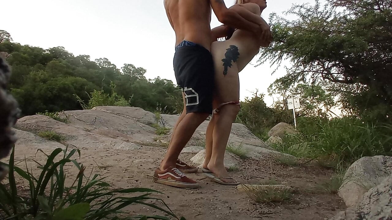 I have sex with a stranger in the river. ARGENTINA AMATEUR OUTDOOR