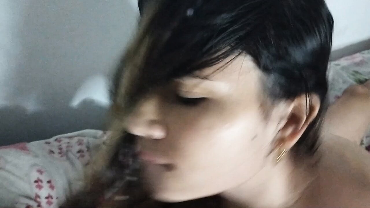 I INVITED HER TO WATCH A MOVIE TO FUCK HER AND CUM ON HER BACK (PART 2)