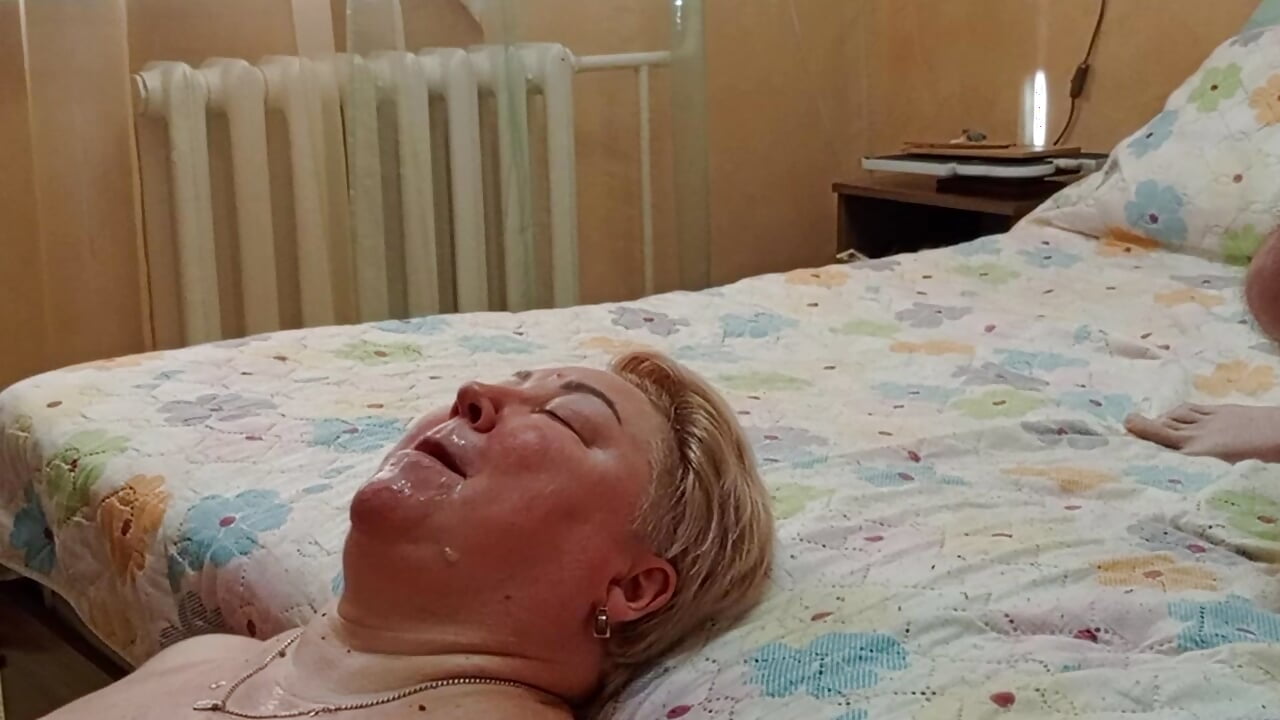 in 10 minutes, the stepson came twice in my mouth close up