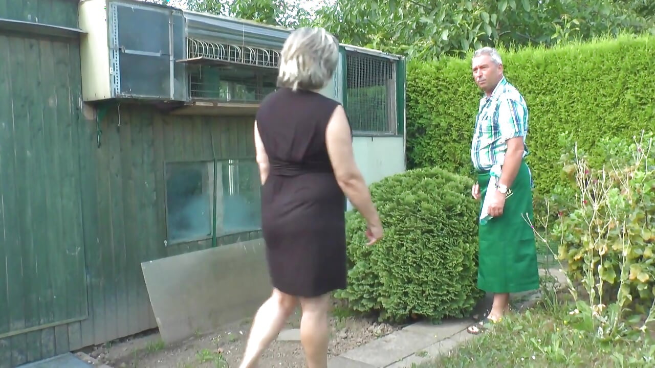 In the Garden I Fuck as a Neighbor