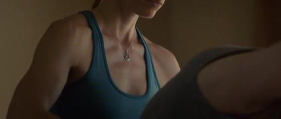 Jessica Biel – Blding Heart