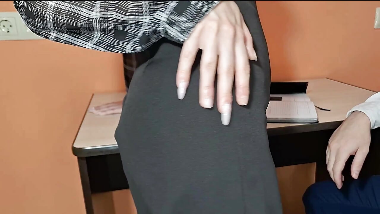 Little chick shines with a mouth -watering pussy at a porn casting