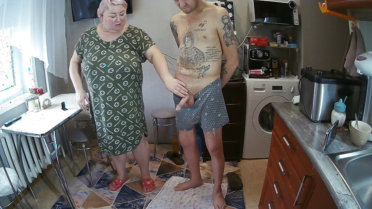 mother-in-law does a deep blowjob jerks off a dick to a cumshot