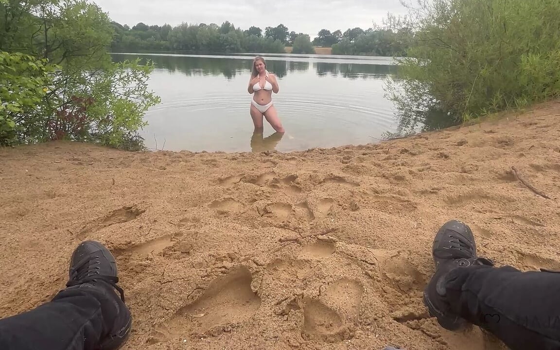Outdoor Quickie at the Lake – Cum in My Face Please!