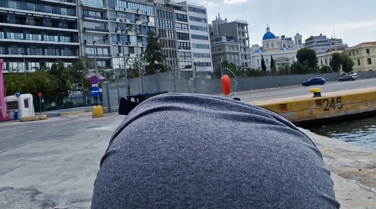public flashing ass and pussy close up on bench