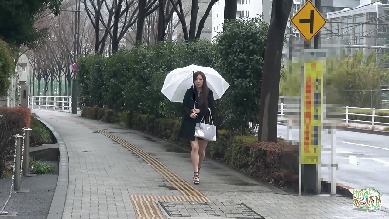 Another Stupid Rainy Day Got Much Better When She Sucked His Dick in the Toilet